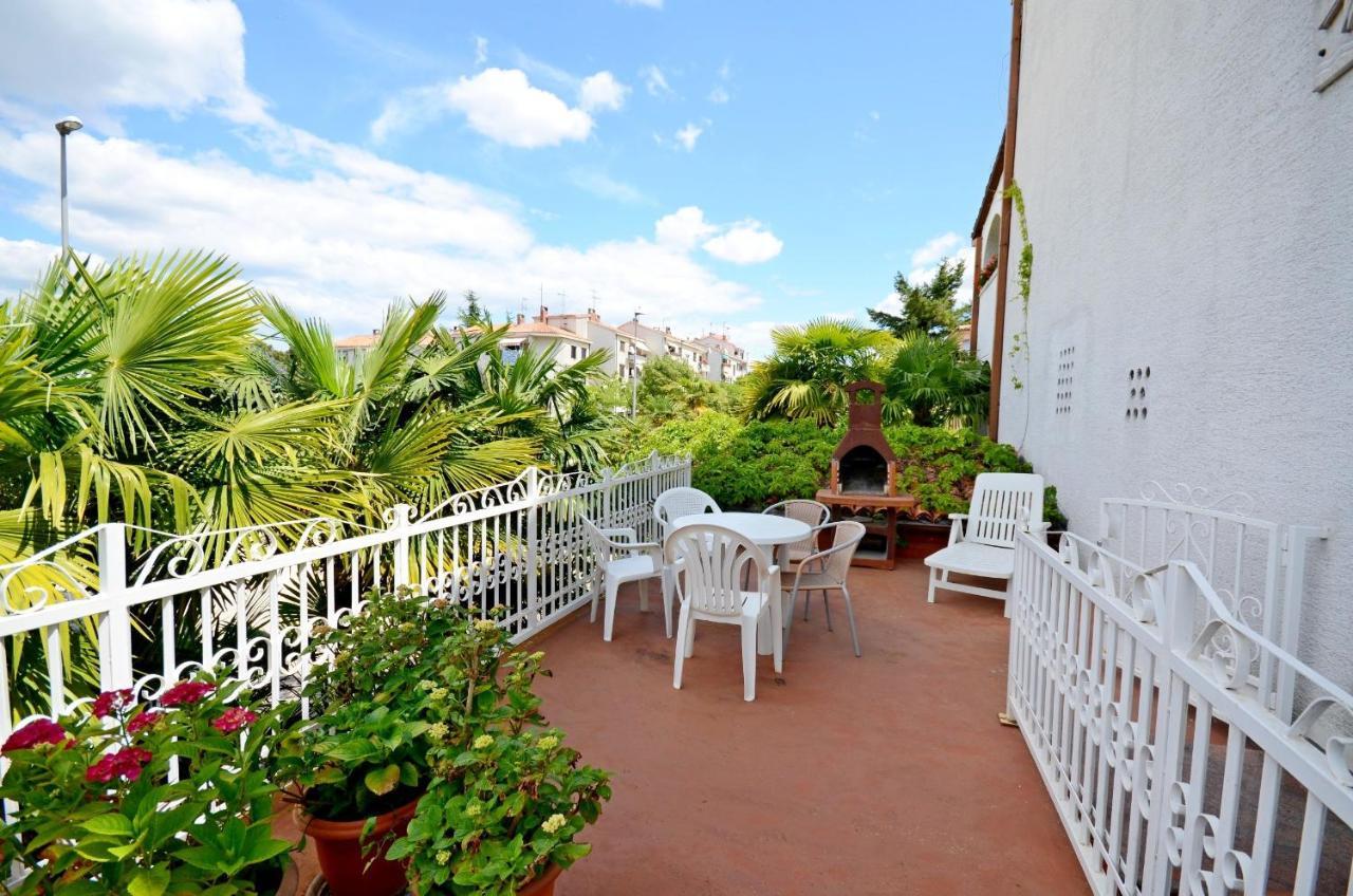 Apartments Dea Porec Exterior photo
